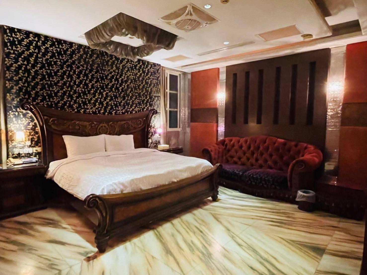 Royal Garden Motel - Chiayi Branch Buitenkant foto